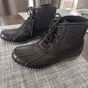 Magellan Duck Boots Black Closed Toe Lace Up Casual Walking Shoes Women Size 8